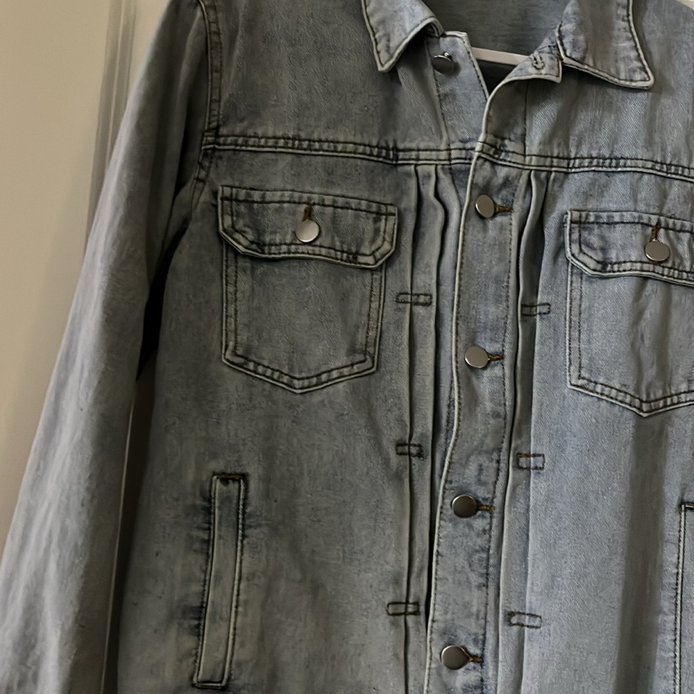 Jean Jacket w/pockets! - Picture 4 of 5